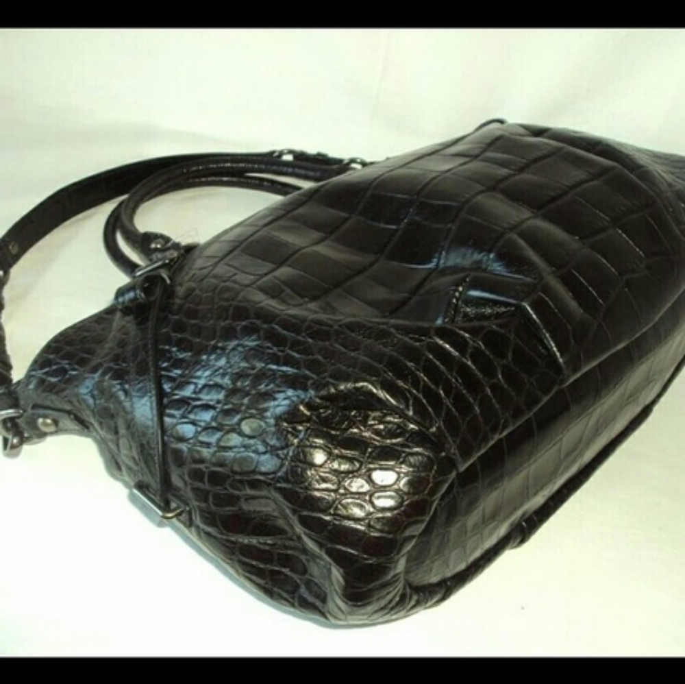 Women Vintage Coach Elegant Black Crocodile-Embossed Handbag - Picture 3 of 4